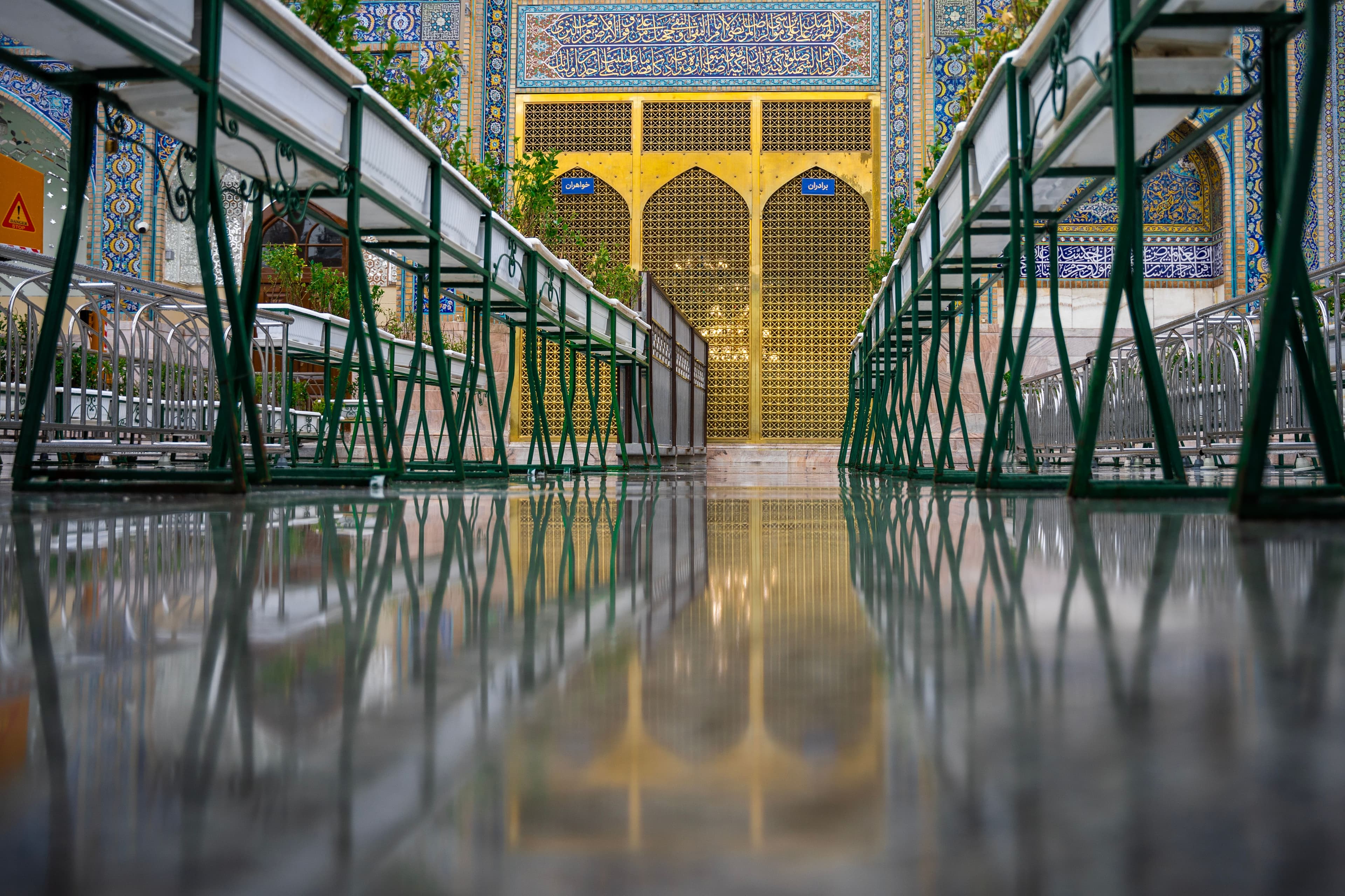 پنجره فولاد صحن انقلاب