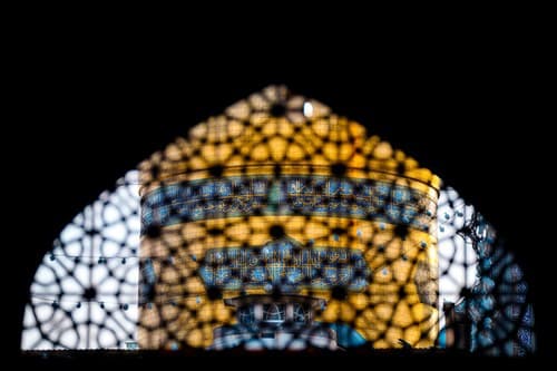 نمای درب ورودی صحن انقلاب