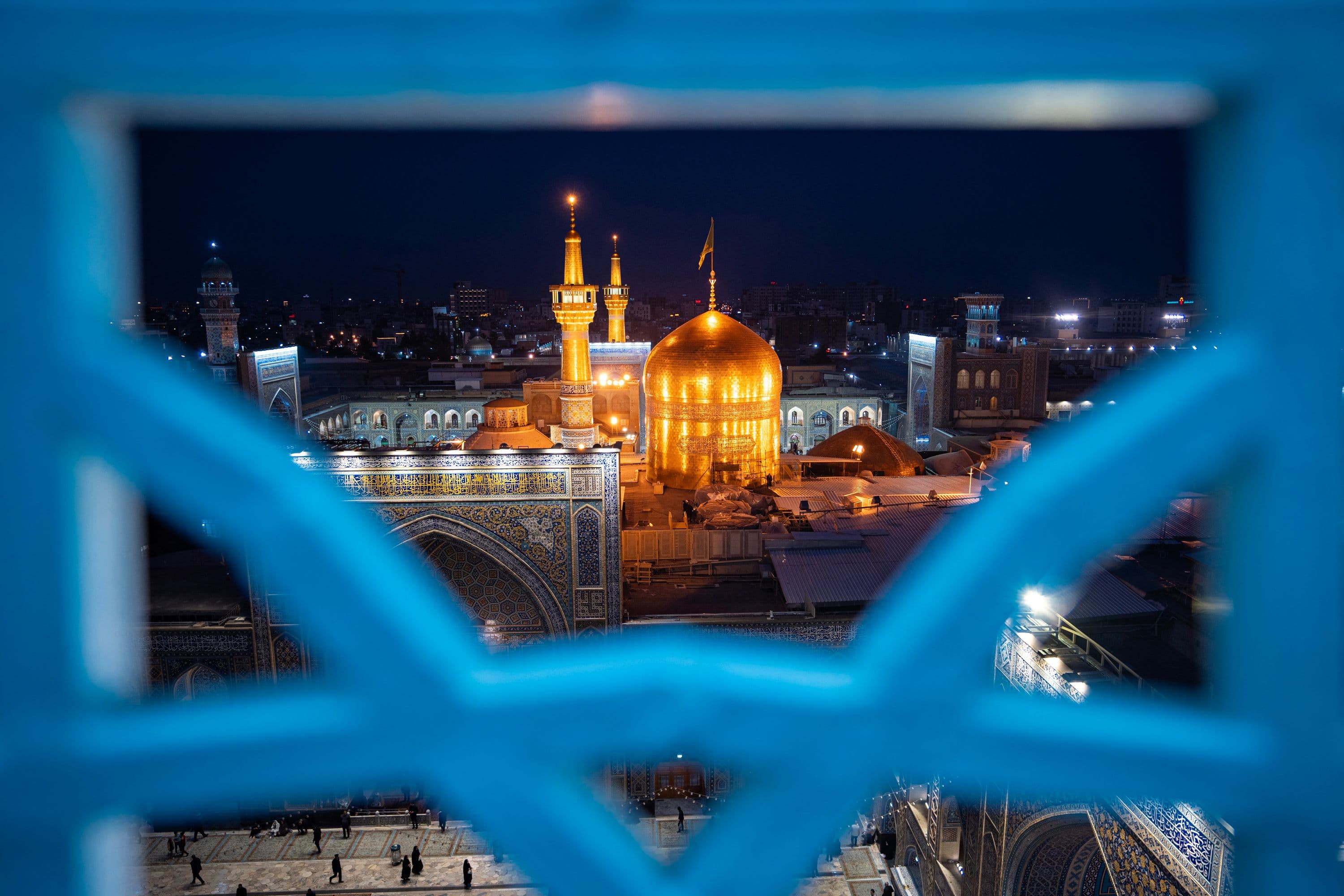 گنبد نورانی در قاب خاطره ها