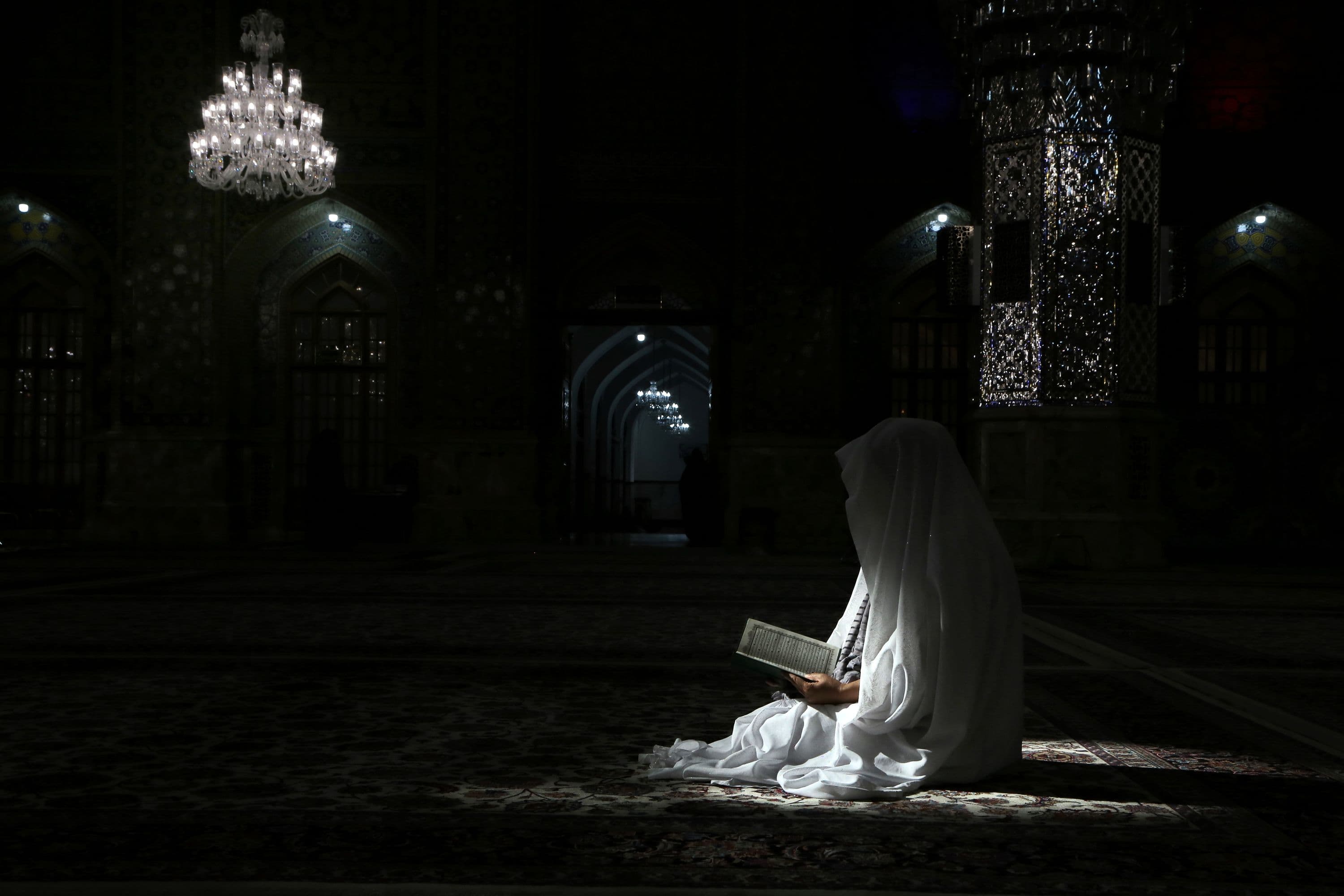 مناجات در حرم