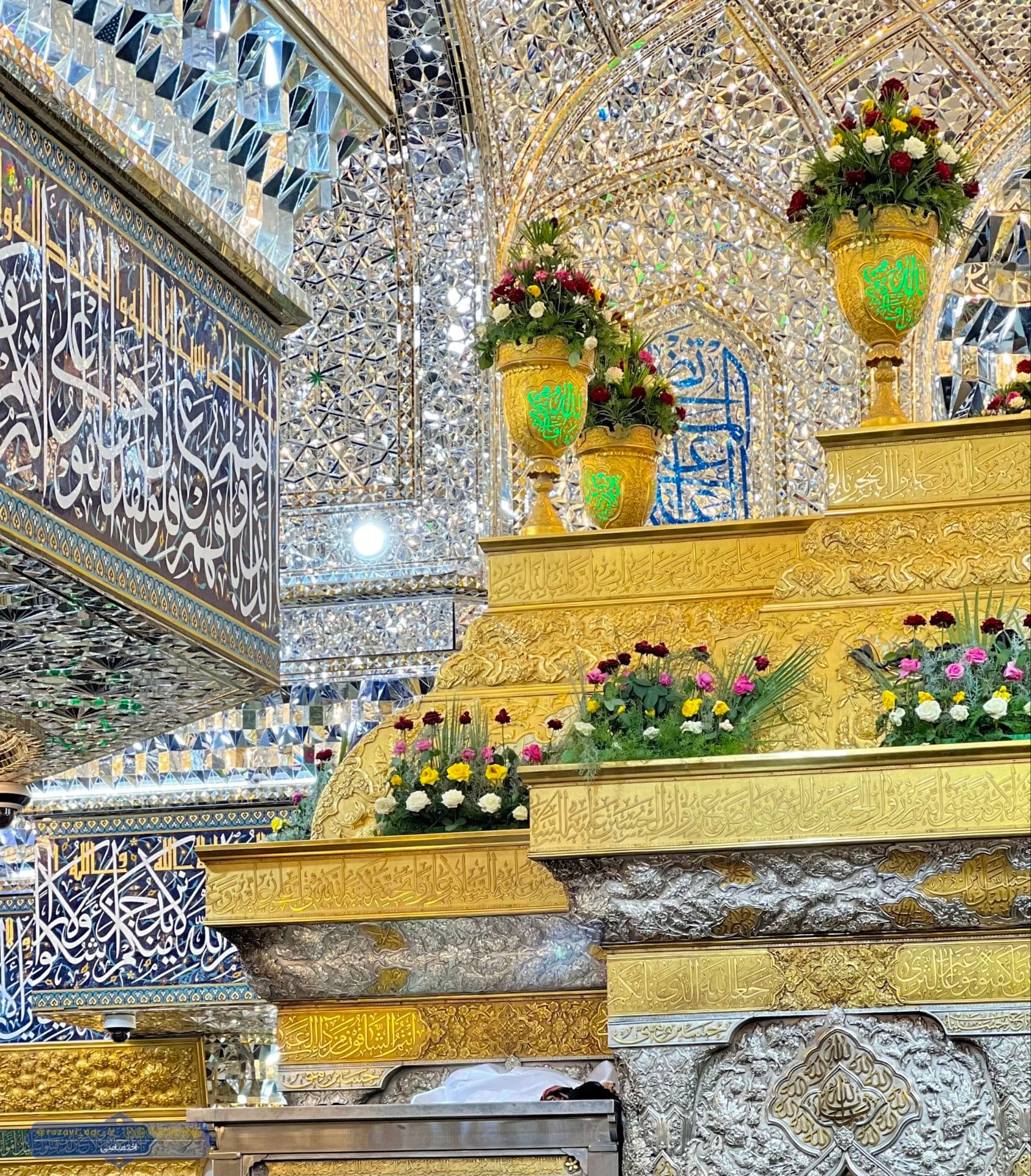 گل به ضریحِ دل