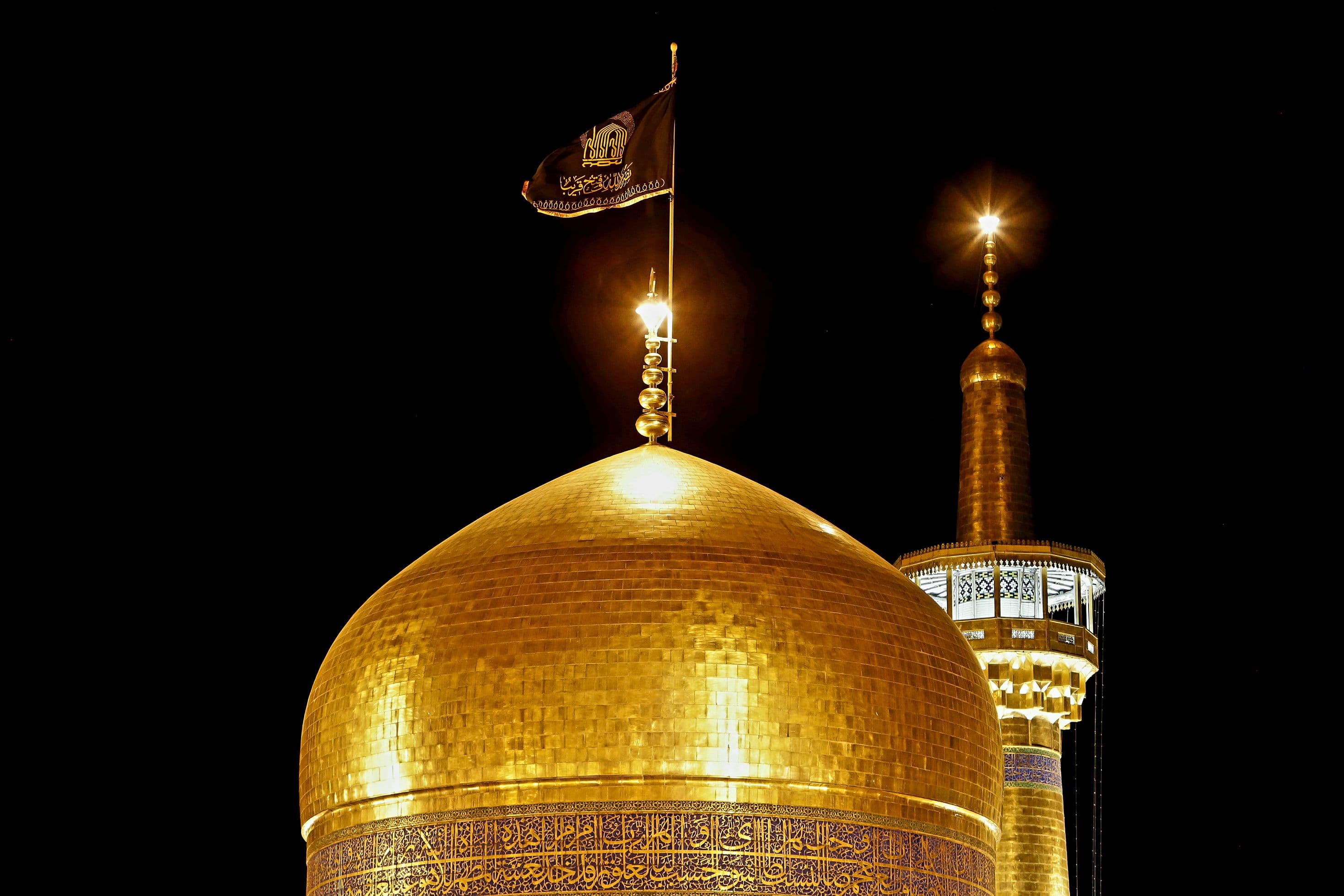 عکس حرم | گنبد طلا در شب