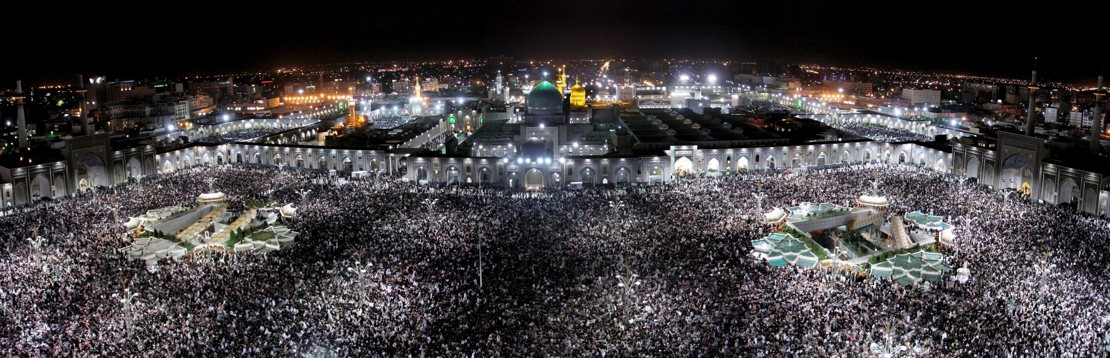 اجتماع باشکوه زائران | صحن پیامبر اعظم