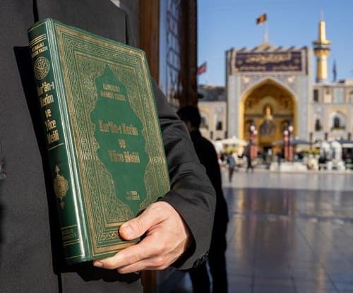 حمایت از قرآن - حرم رضوی