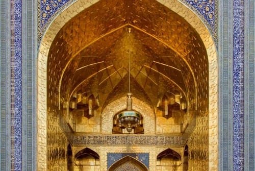 جلوه های هنری حرم | ایوان طلای صحن انقلاب