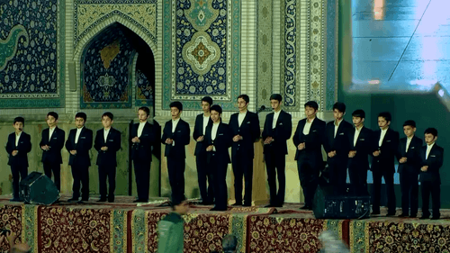 ما دست در دستان هم دادیم