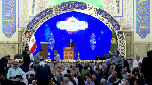 نشاید مهربانتر از تو در گفتار بنشیند