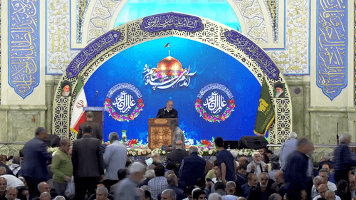 من خارم و به سایه ی گل جا گرفته ام