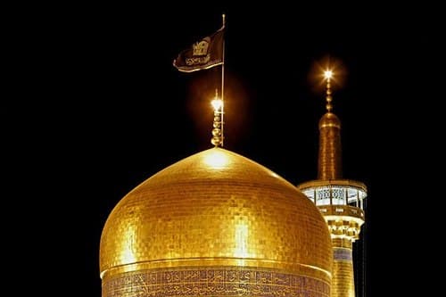 عکس حرم | گنبد طلا در شب