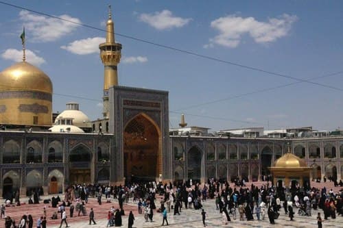 معرفی صحن انقلاب