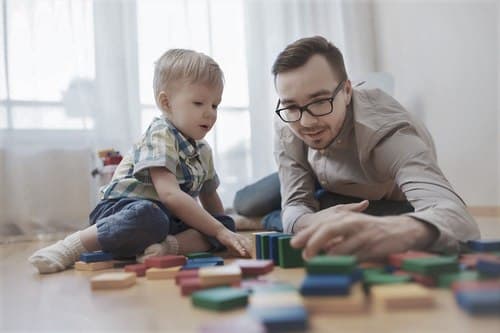 بازی با فرزندان باید چگونه باشد؟ 