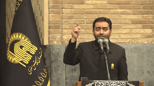هنگام نماز شب قلبش همه آزردند