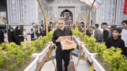  حضور پدر و مادر شهید ماکان نصیری