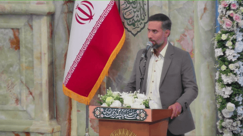 ماه رویان اسیر رخسارش