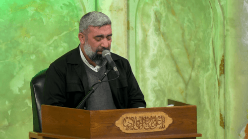 خانه خراب زیر آوار گریه کرده