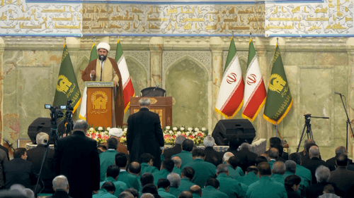 اگر کسی از ماه رمضان گذشته قضای روزه به عهده اش باشه ؟