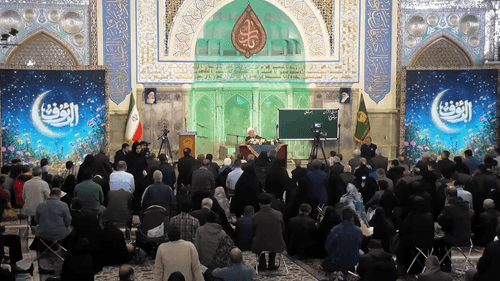  زائری باشیم که امام رضا (ع) به ما توجه کند و برایمان دعا کند