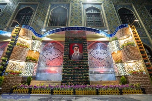 گل آرایی با رنگ و بوی رهبر شهید