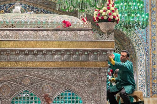 البم | ضریح مطہر امام رضا علیہ السلام کی نظافت 