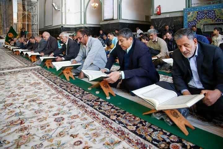 جلسه سنتی آموزش قرآن کریم 