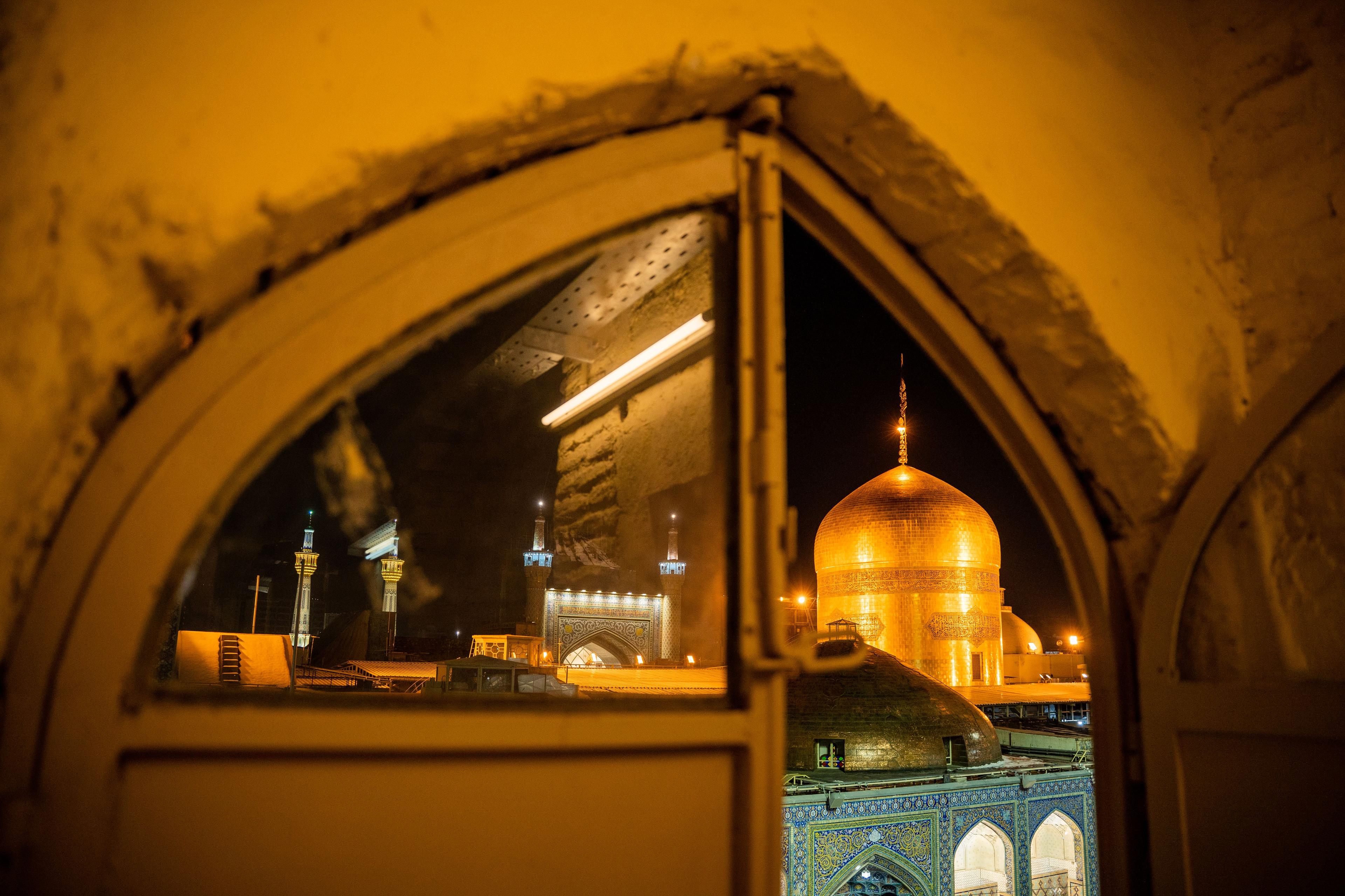 گنبد حرم امام رضا علیه السلام