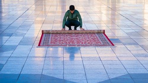 خادم فرش حرم مطهر رضوی
