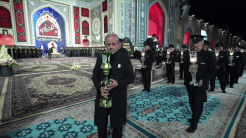 لاله های لب تشنه گرد باغبان جمعند